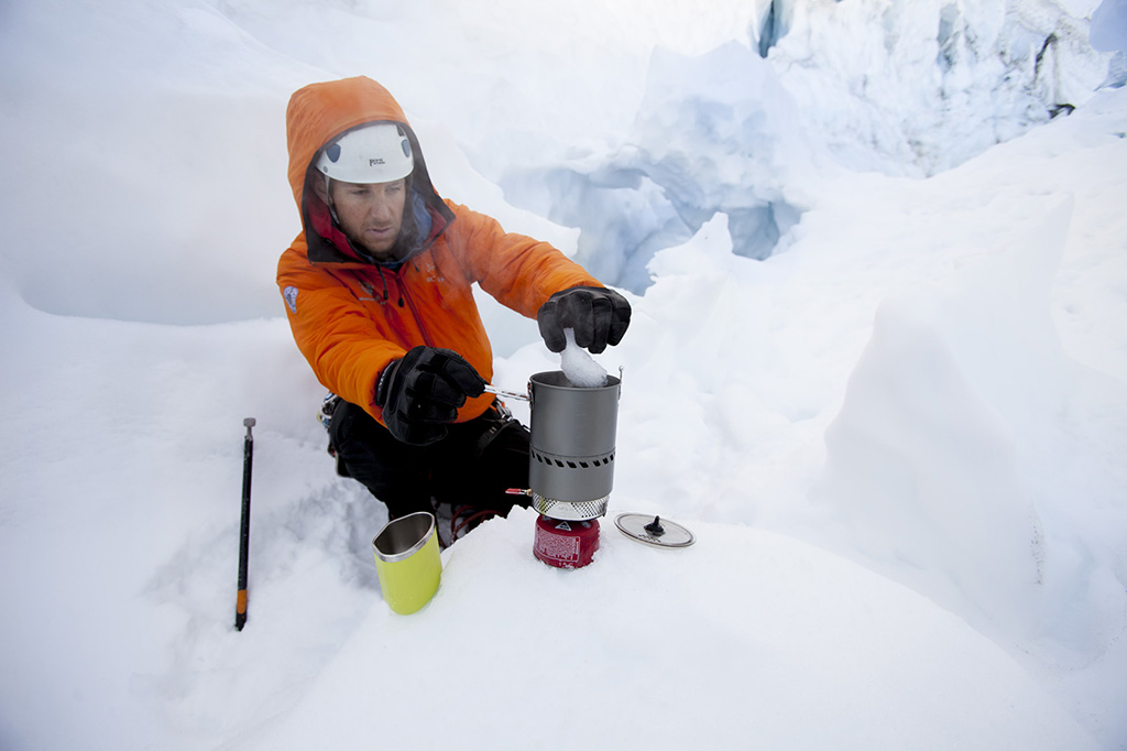 using pressure regulated stove to melt snow